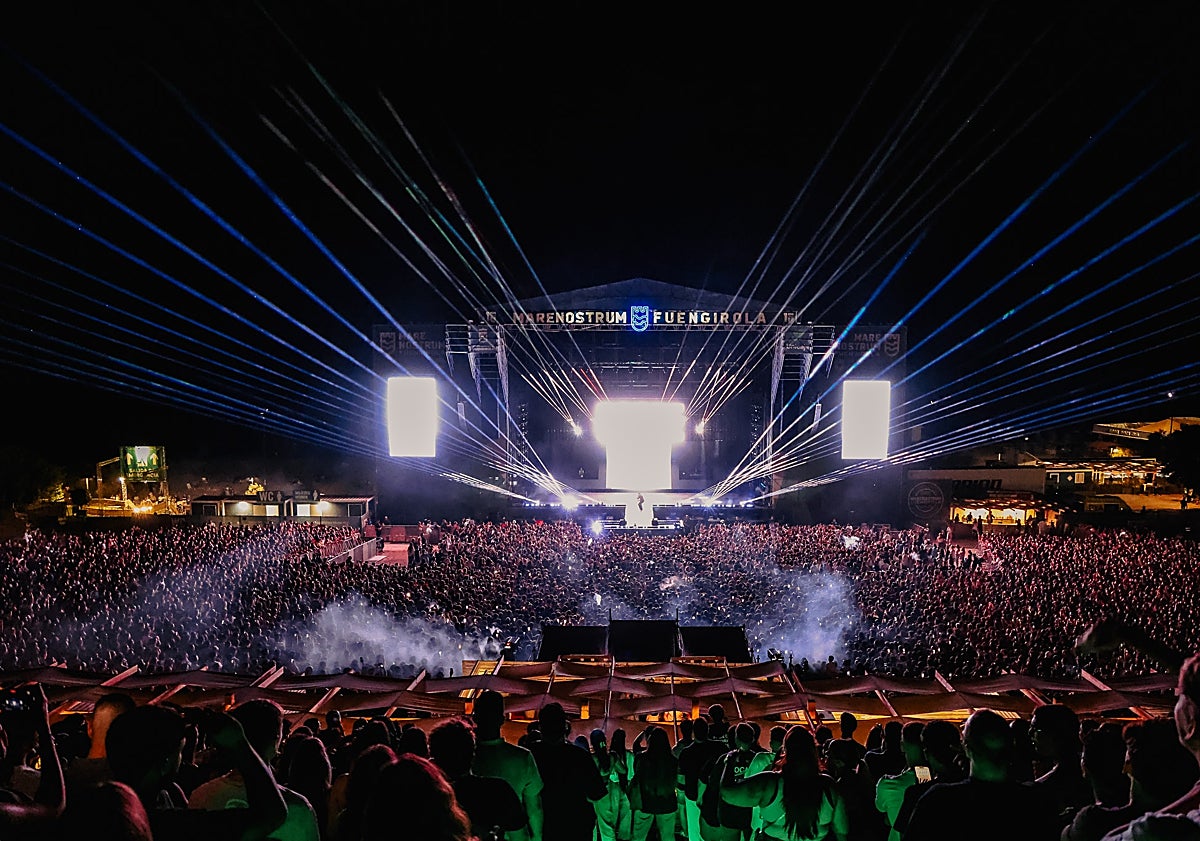 Imagen principal - Más imágenes del concierto de Mora, en Marenostrum. 