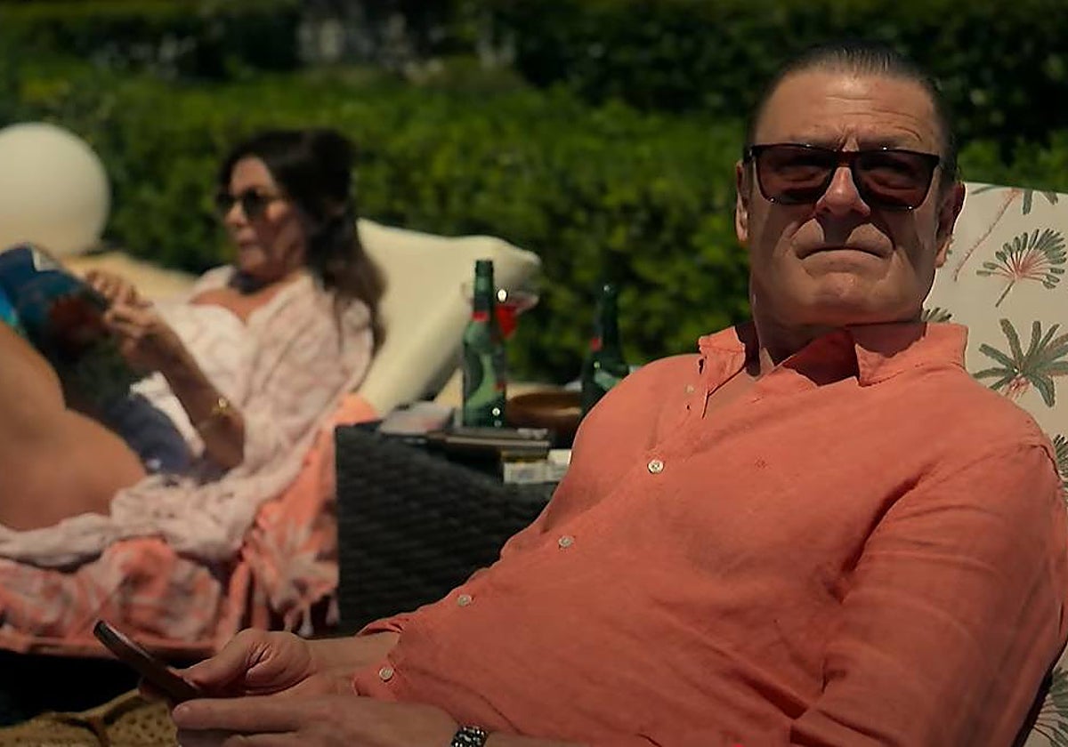 El actor británico Sean Bean da vida al capo de la mafia de Liverpool, pero con predilección por España.