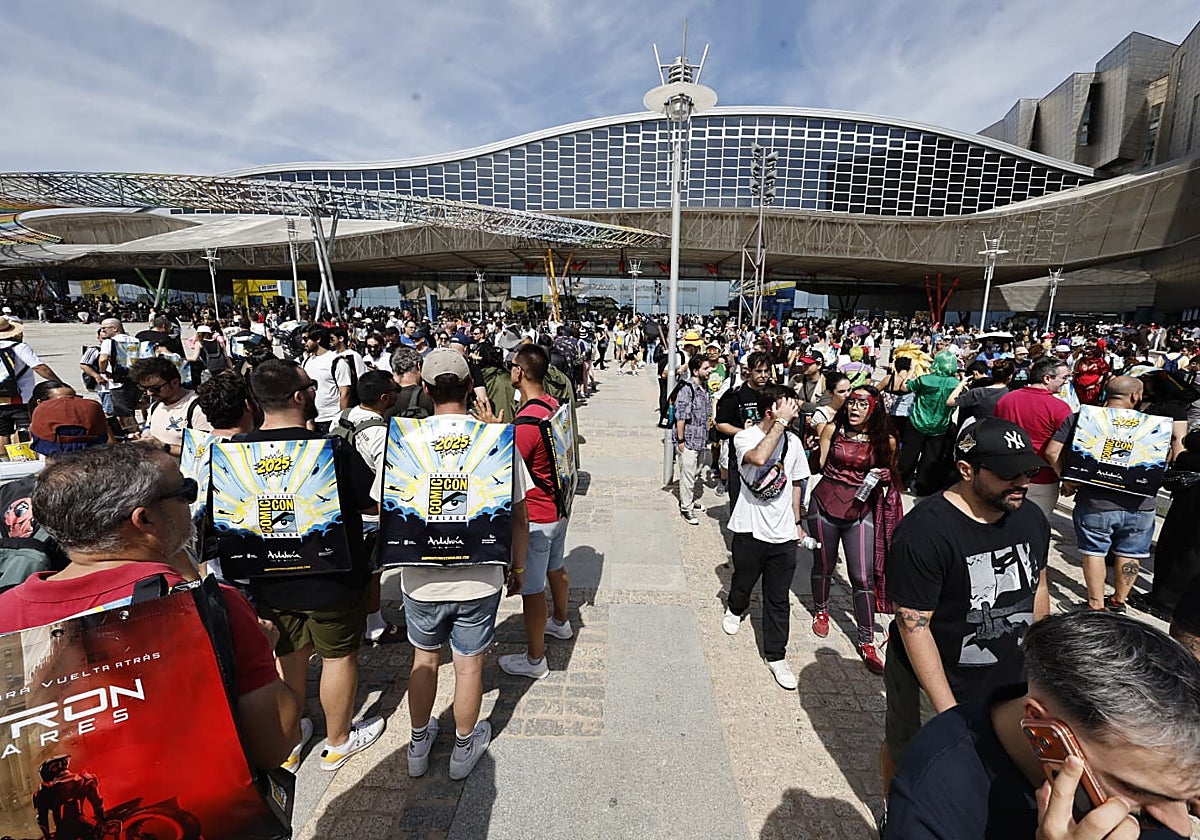 La gran afluencia al evento puso a prueba las dimensiones del palacio.