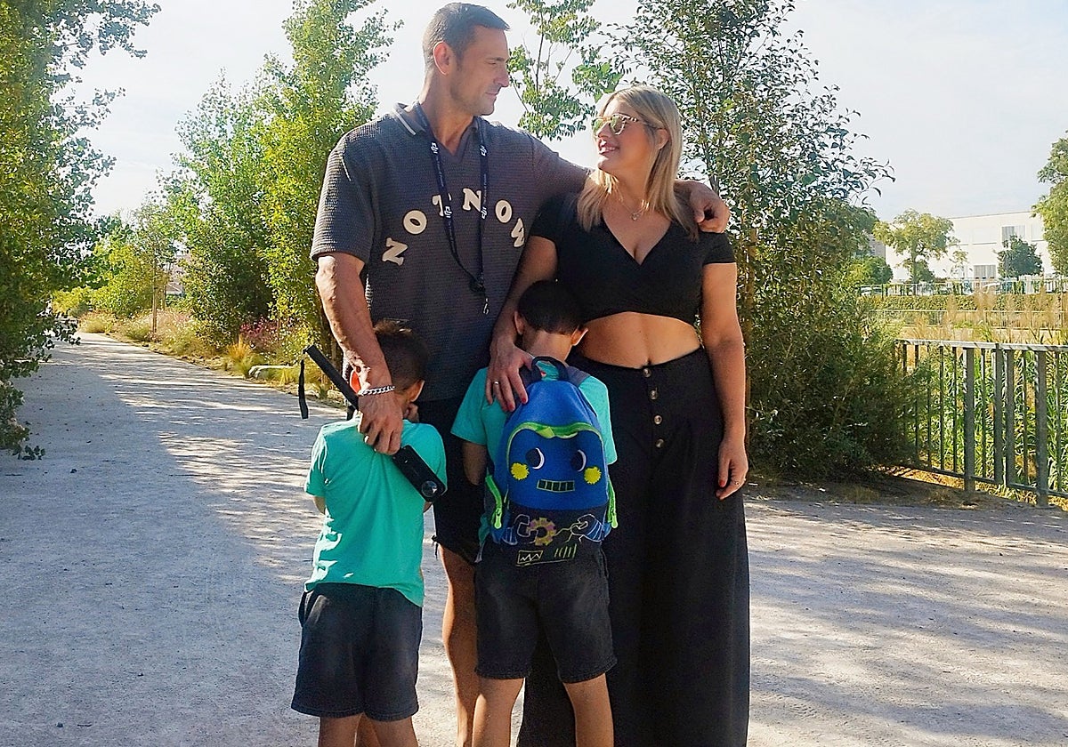 David Alcalde y Laura Casquero son los padres de un niño autista de siete años.