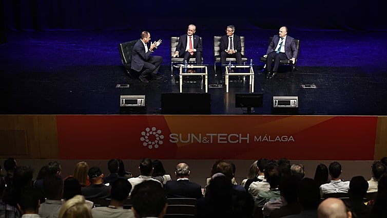 De izquierda a derecha, Manuel Castillo, Francisco de la Torre, Francisco Salado y Juan Ignacio Zafra.