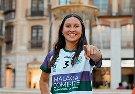 Martina Romero: «Aquí puedo salir a la calle con el móvil y allí he de estar a mil ojos»