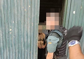 Un expresidiario multirreincidente atemoriza a un vecindario de Mijas: «Esto parece la casa del terror»