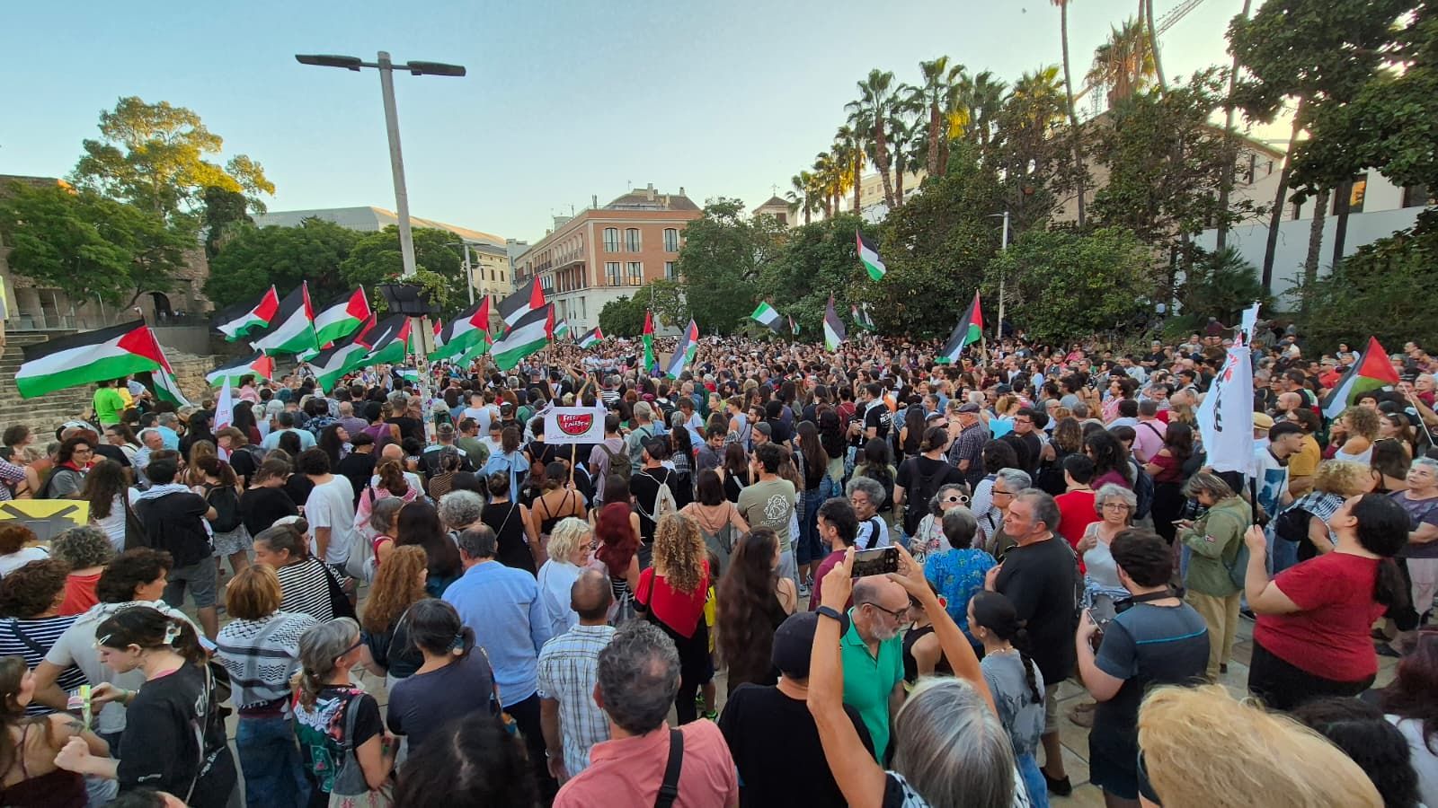 La protesta en Málaga por la flotilla de Gaza, en imágenes