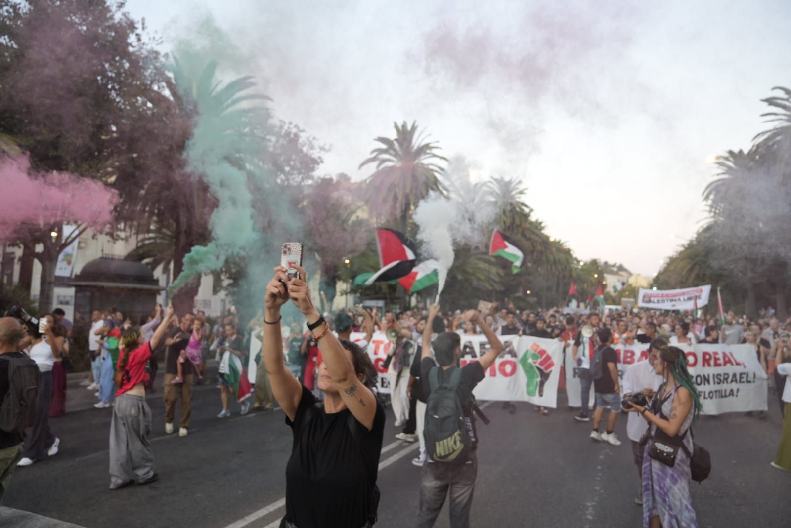 La protesta en Málaga por la flotilla de Gaza, en imágenes