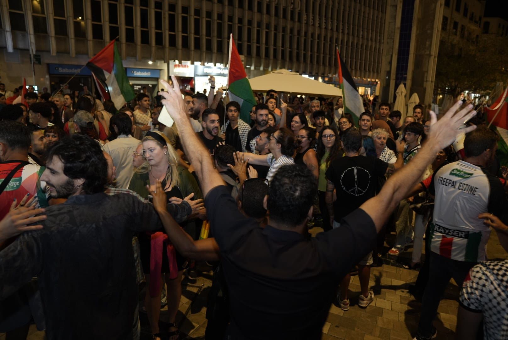 La protesta en Málaga por la flotilla de Gaza, en imágenes