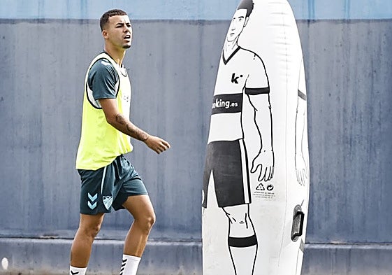 Rafita, durante un entrenamiento reciente del Málaga.