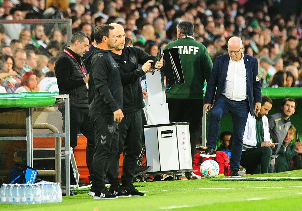 Ale Acejo, segundo entrenador, y Capa, analista.