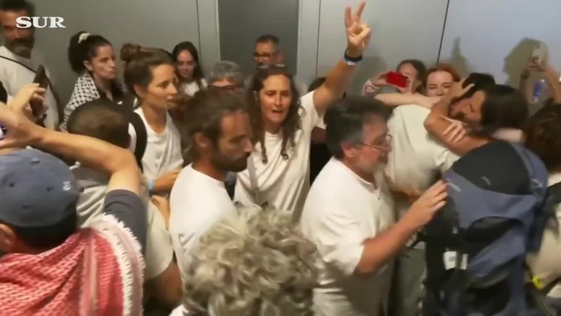 Los dos tripulantes malagueños de la flotilla ya están de vuelta en España