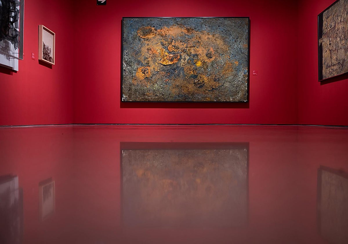 Imagen principal - 'Calabazas' de Miquel Barceló. Litografías de Picasso junto a un óleo de Joaquín Torres-García. Pieza de Miralles.