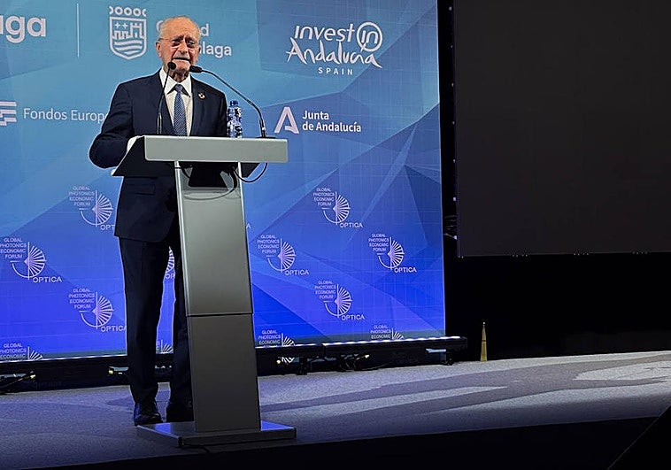 De la Torre ha participado en la inauguración de Global Photonics Economic Forum 2025'.