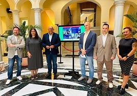 Acto de presentación de la programación formativa en el Ayuntamiento veleño.