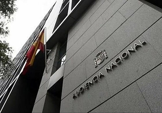 La Audiencia Nacional condena al Estado a pagar a un camionero más de 44.000 euros por volcar a causa de un socavón