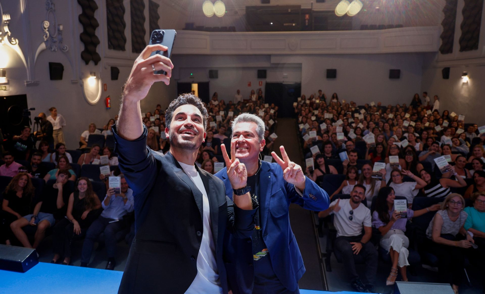 Presentación de &#039;El susurro del fuego&#039; con Javier Castillo en el Aula de Cultura de SUR