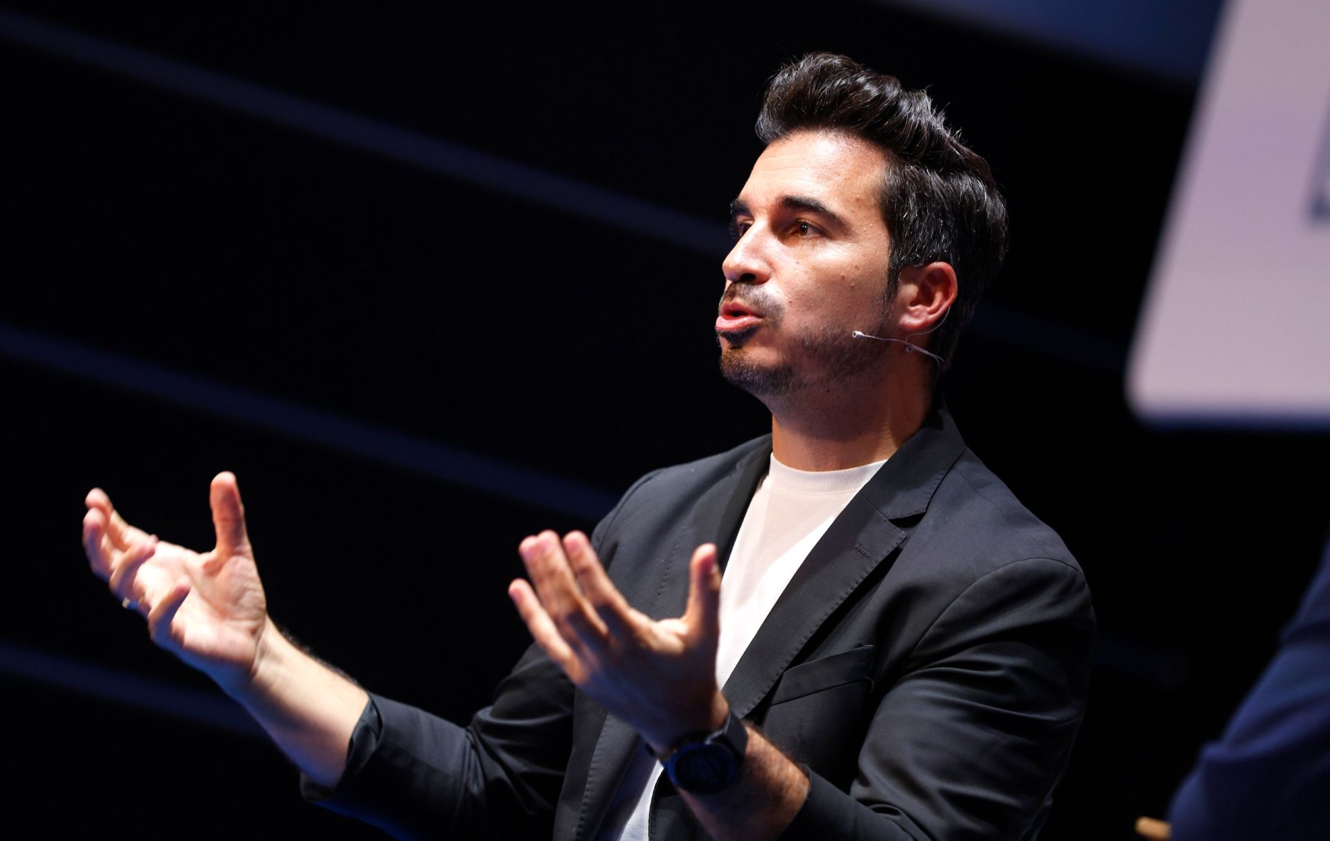 Presentación de &#039;El susurro del fuego&#039; con Javier Castillo en el Aula de Cultura de SUR