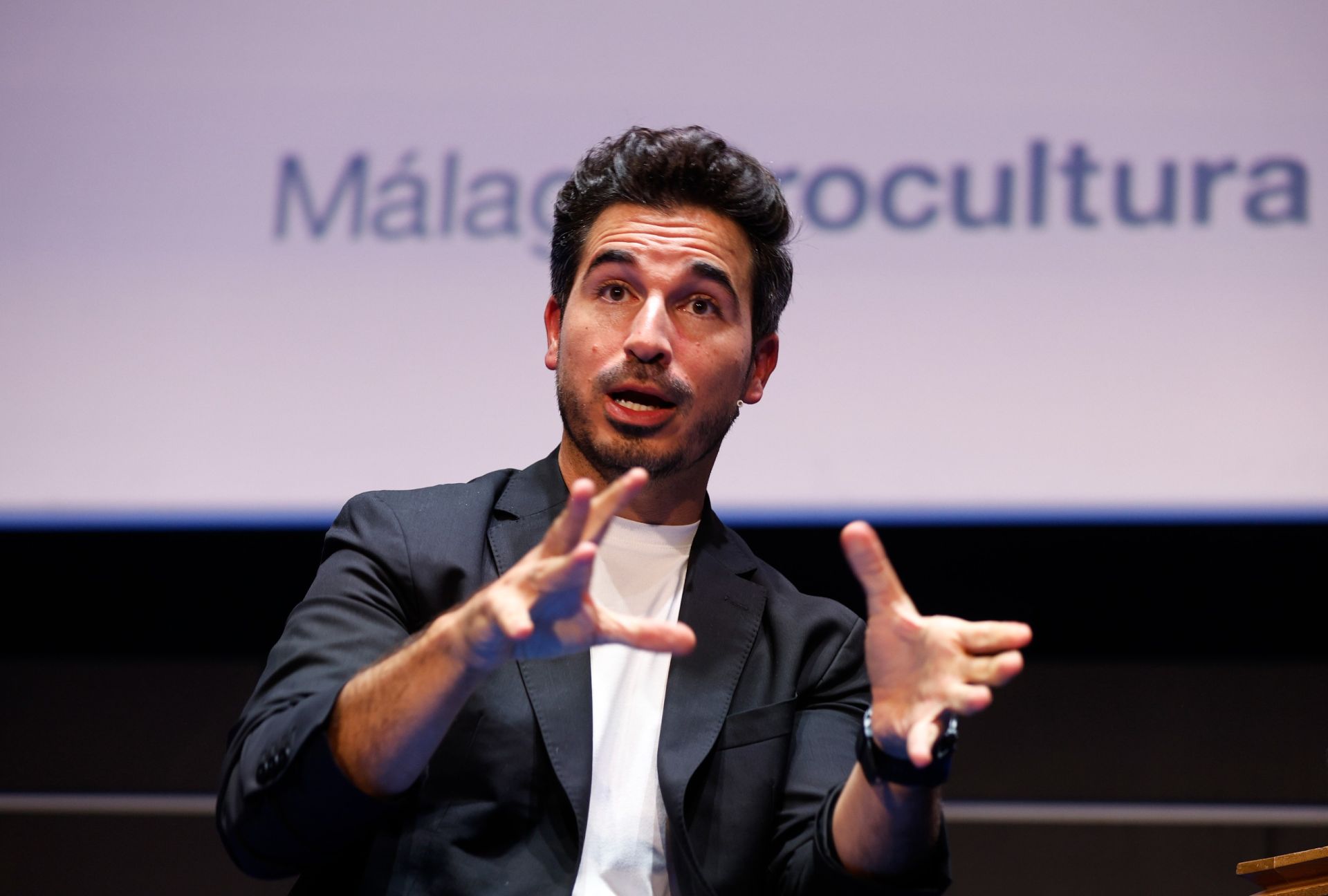 Presentación de &#039;El susurro del fuego&#039; con Javier Castillo en el Aula de Cultura de SUR