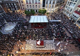 Jesús Cautivo a su paso por la Tribuna Oficial de la Semana Santa de Málaga.