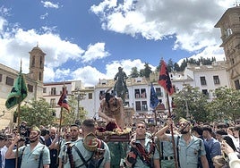 El Señor del Mayor Dolor irá a hombros de caballeros legionarios como realizan a mediodía del Miércoles Santo