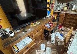 Todo revuelto en una de las viviendas asaltadas en Trigueros.