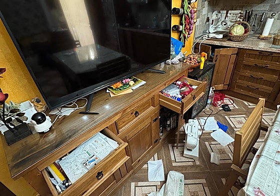 Todo revuelto en una de las viviendas asaltadas en Trigueros.