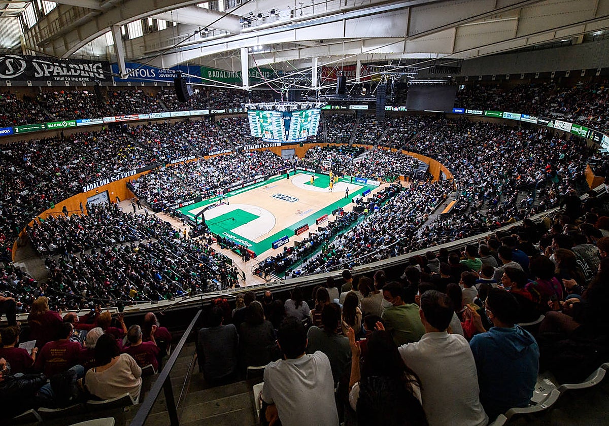 El Unicaja remonta y consigue un valioso triunfo en Gran Canaria (72-81)