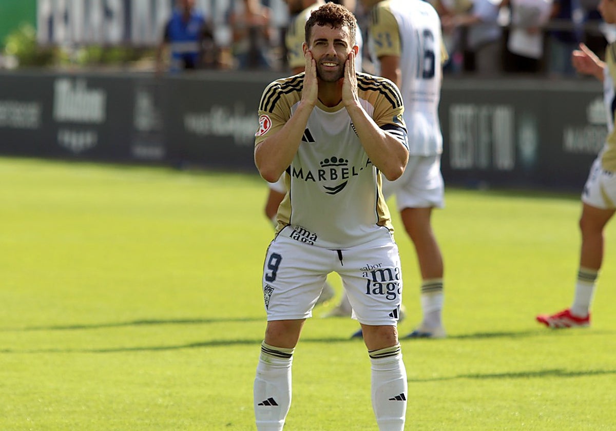 Rodri Ríos celebra su gol de penalti frente al Eldense.