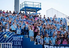 Aficionados del Málaga que se desplazaron a Leganés en el último enfrentamiento de estos equipos en Butarque, en la temporada 2022-23.