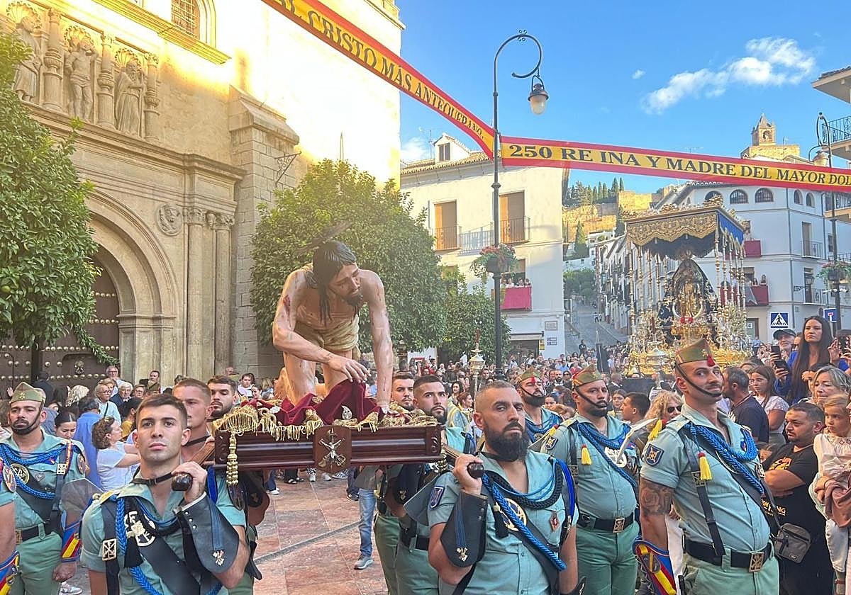 El Señor y la Virgen del Mayor Dolor procesionaron juntos