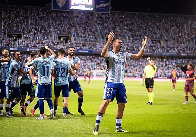 Rafa celebra su gol.