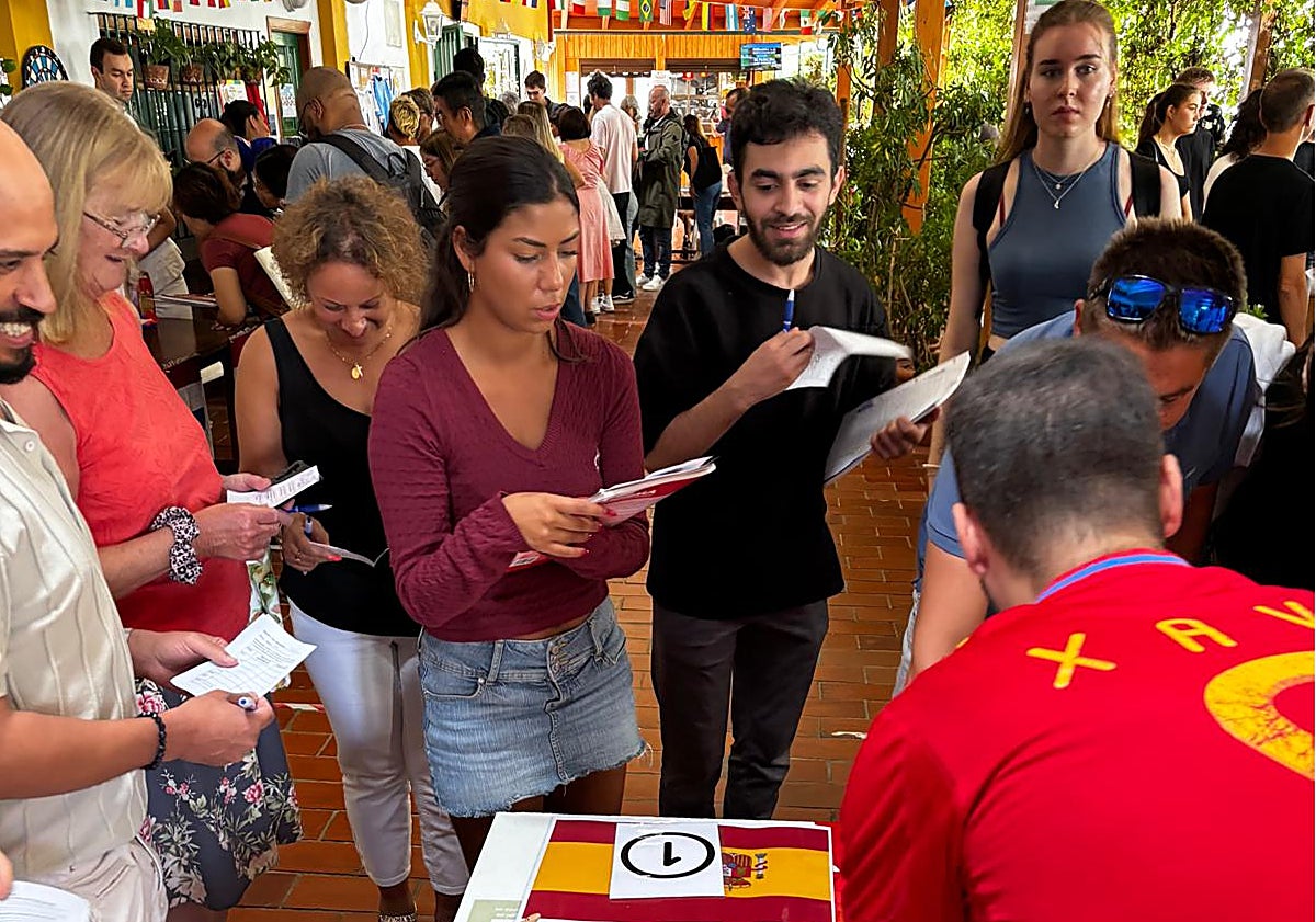 Imagen principal - Imágenes del Encuentro de Intercambio con Hispanohablantes.