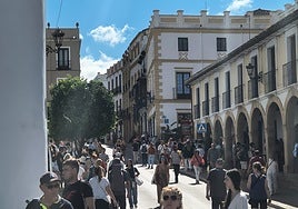 Numerosos visitantes llenaron las calles del centro histórico de Ronda durante el Puente de la Hispanidad.