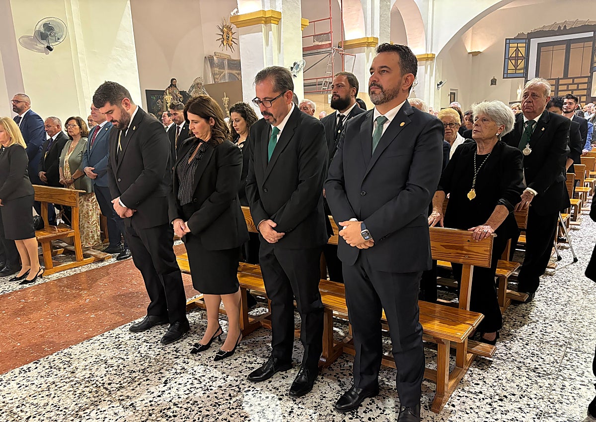 Imagen secundaria 1 - Los Verdes de Alhaurín de la Torre ya tienen pregonero y cartelista para el Viernes Santo