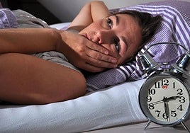 Neurólogos alertan del auge de productos 'milagro' contra el insomnio y alertan de sus riesgos