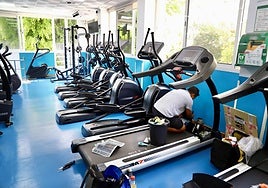 El Ayuntamiento ha llevado a cabo trabajos de mantenimiento y puesta a punto de la maquinaria del gimnasio.