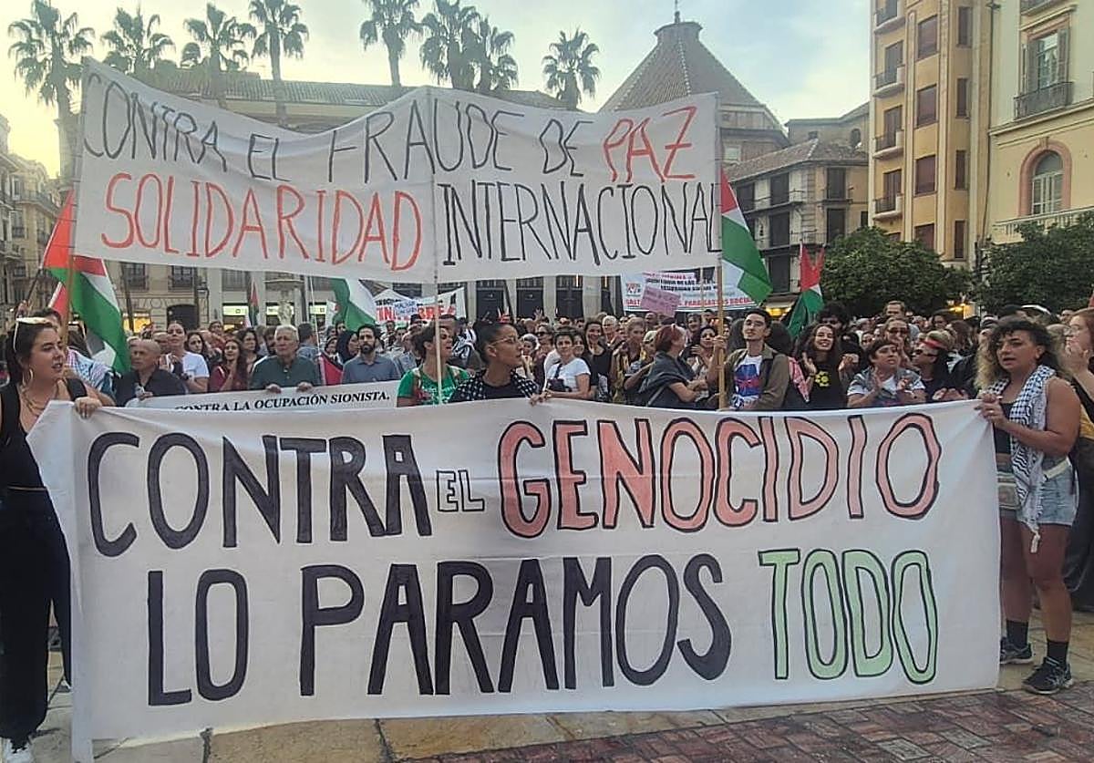 Pancarta de la manifestación preparada para salir de la plaza de la Constitución.