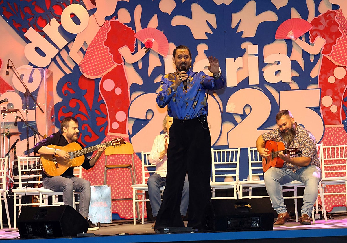 El artista local Juanjo Alcántara durante el pregón.