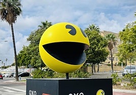 Una de los tres comecocos gigantes instalados en Málaga capital.