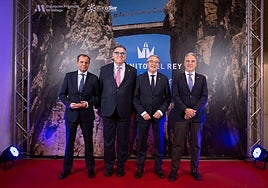 De izquierda a derecha; el director general de RTVA, Juan de Dios Mellado; el consejero de Turismo y Andalucía Exterior, Arturo Bernal; el presidente de la Diputación de Málaga, Francisco Salado y el anterior presidente de la Diputación; Elías Bendodo.