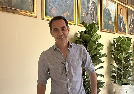 MIguel Díaz, en la planta noble de la Casona.