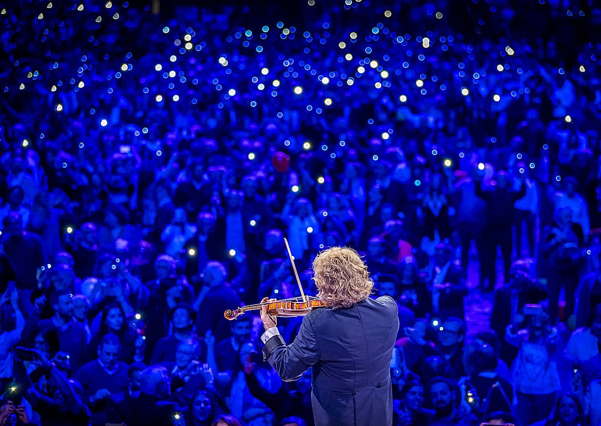 Imagen secundaria 1 - André Rieu, el rockstar de la música clásica con millones de seguidores: «Soy un tipo normal»
