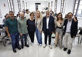 Josele Aguilar con Montserrat Mínguez, entre otros cargos del PSOE de Málaga.