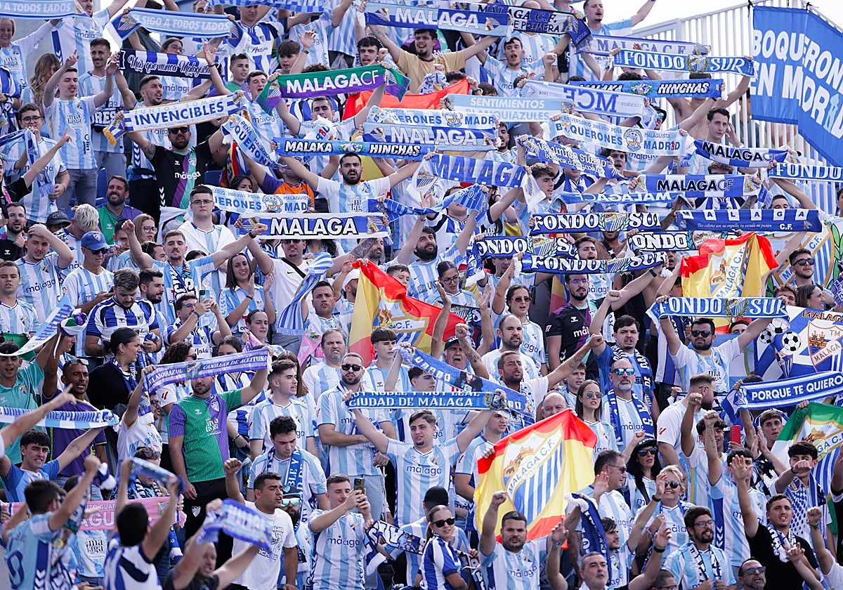 Los aficionados malaguistas que se dieron cita este domingo en Butarque.