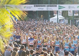 Corredores, este domingo, en el inicio de la carrera.