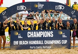 El Balonmano Playa Ciudad de Málaga hace historia al levantar la Champions