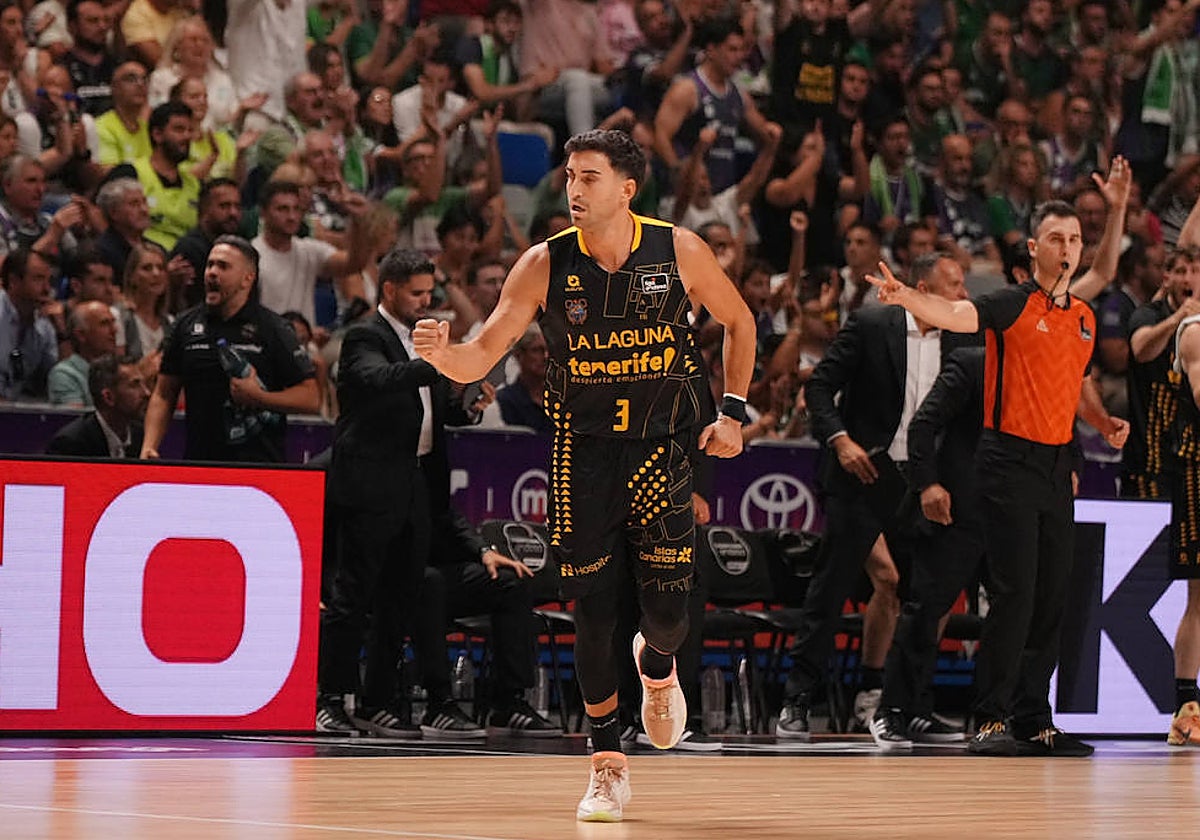 Jaime Fernández celebra una canasta con La Laguna Tenerife.