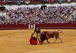 Corrida de toros durante la pasada feria taurina de agosto en La Malagueta.