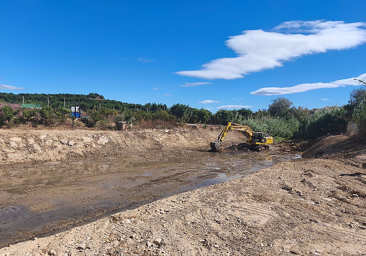 Alhaurín de la Torre prepara sus arroyos para las lluvias