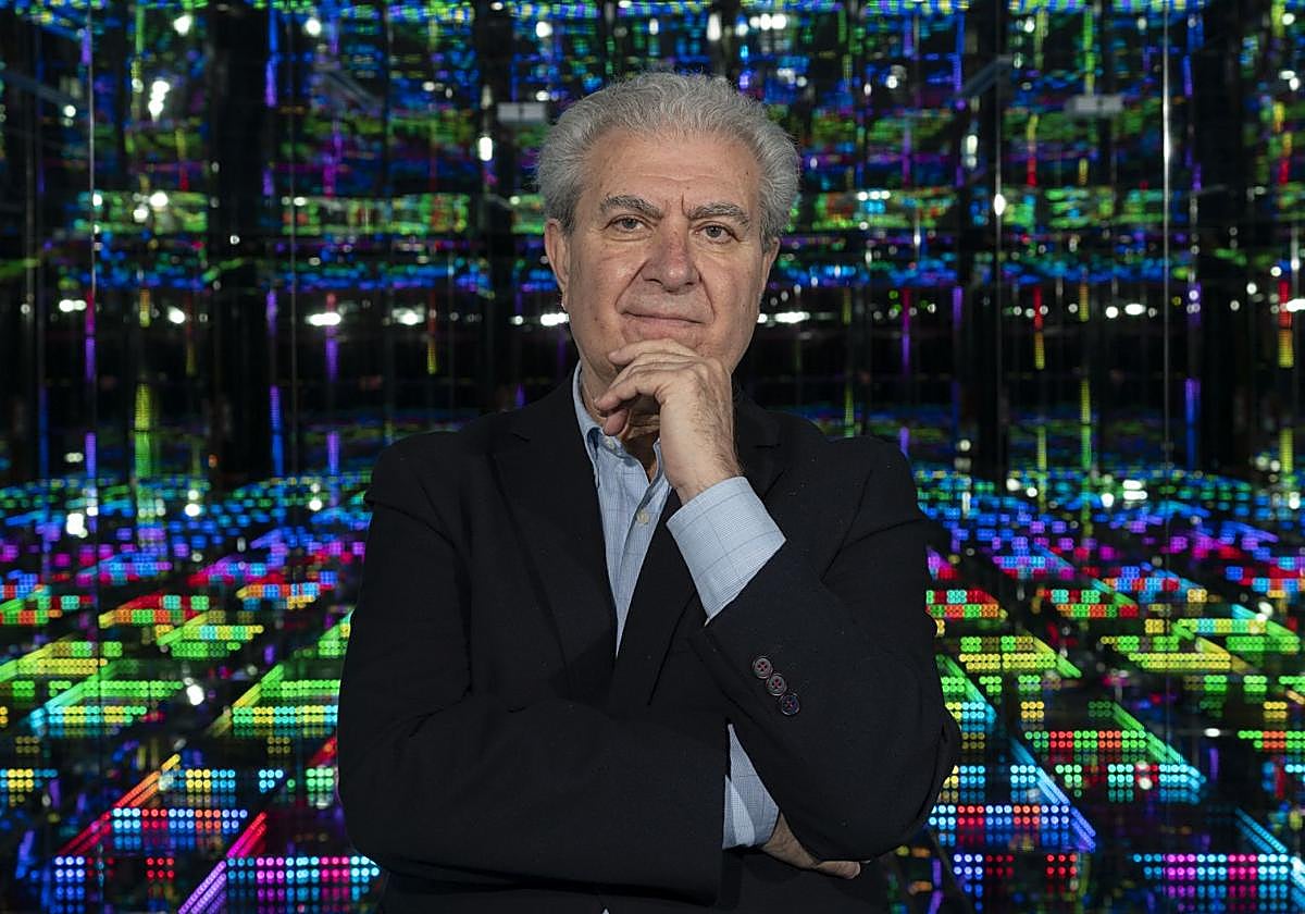 César Antonio Molina.