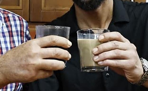 Ramón ya sólo brinda con café.