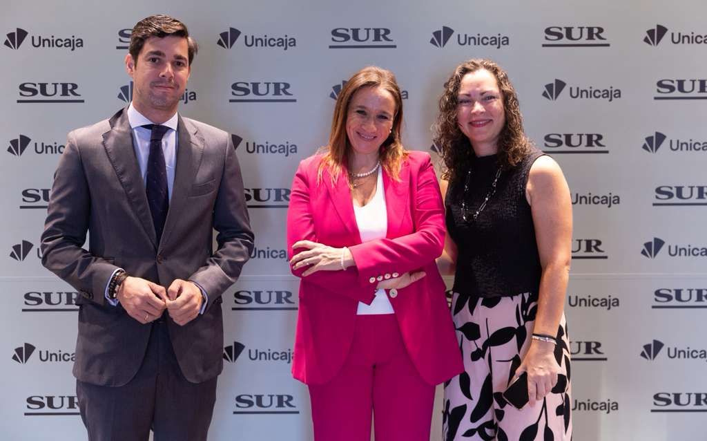 Ángel Acha, Paloma Moreno y Mari Carmen García.